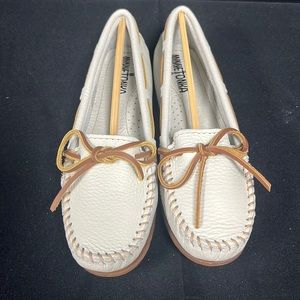 Minnetonka Women’s Boat Moccasin (2927)